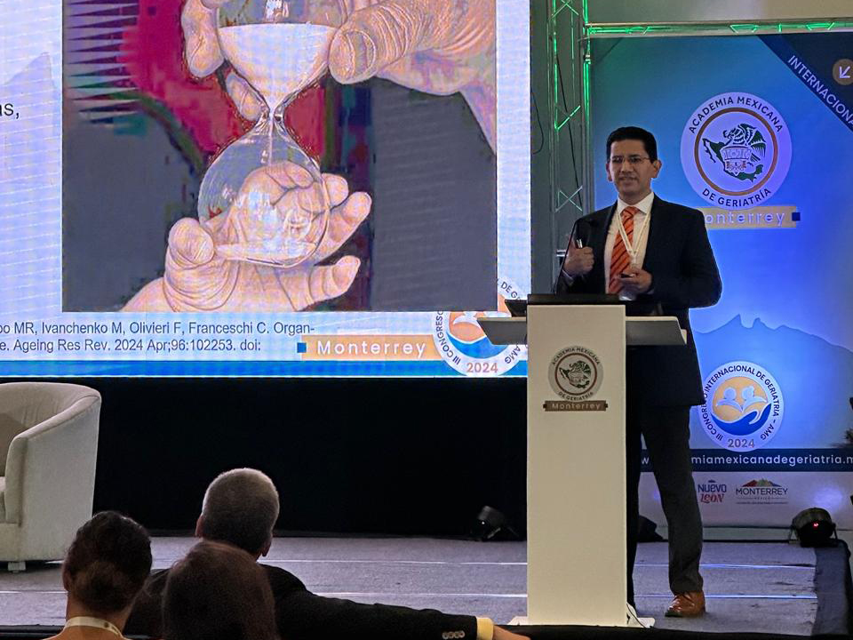 AMGeriatriaAC's tweet image. Segunda ponencia del #Módulo6 - Gerociencia -, con el tema “Implementación de Gerociencia en la práctica diaria”, a cargo del Dr. Jonny Pacheco Pacheco.

#Gerociencia #DrJonnyPachecoPacheco #CongresoAMG #SomosGeriatras #SomosAcademia