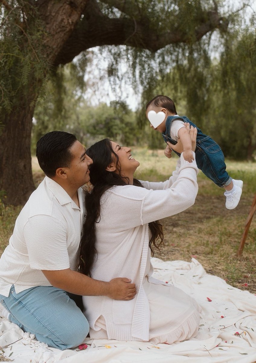 mariposanessaa's tweet photo. just popping in with a little life update <3 
love being a mommy https://t.co/V3SqMDQFlJ