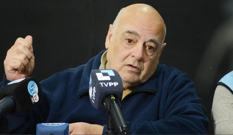 rflores_ar's tweet photo. La patota sindical quiere apretar a los legisladores que no votan como ellos quieren....

El Sr. Julio Acosta, secretario general de Luz y Fuerza, declaró: ..."si tenemos que ir a la casa de cada uno a buscarlos, los vamos a ir a buscar".... ¿Para qué? ¿Para intimidarlos? ¿Para escracharlos? 

Es evidente que todavía hay sindicalistas patoteros que creen que los problemas se resuelven con violencia, la misma violencia que han utilizado para mantener sus posiciones de poder durante décadas.

#Patoteros
#Sindicalistas
#LuzyFuerza
#LaPampa