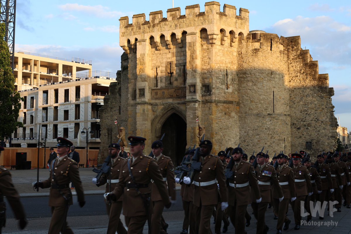 LewisFordphotos's tweet photo. 80 years ago they marched down the high street to board the ships, today they march back up to remember.
#photography #cityphotography #EventPhotography #canonphotography #city #southampton #OurSouthampton #visitsoton #highstreet #bargate #southamptonbargate #sotonbargate https://t.co/ImmkJWc8cl