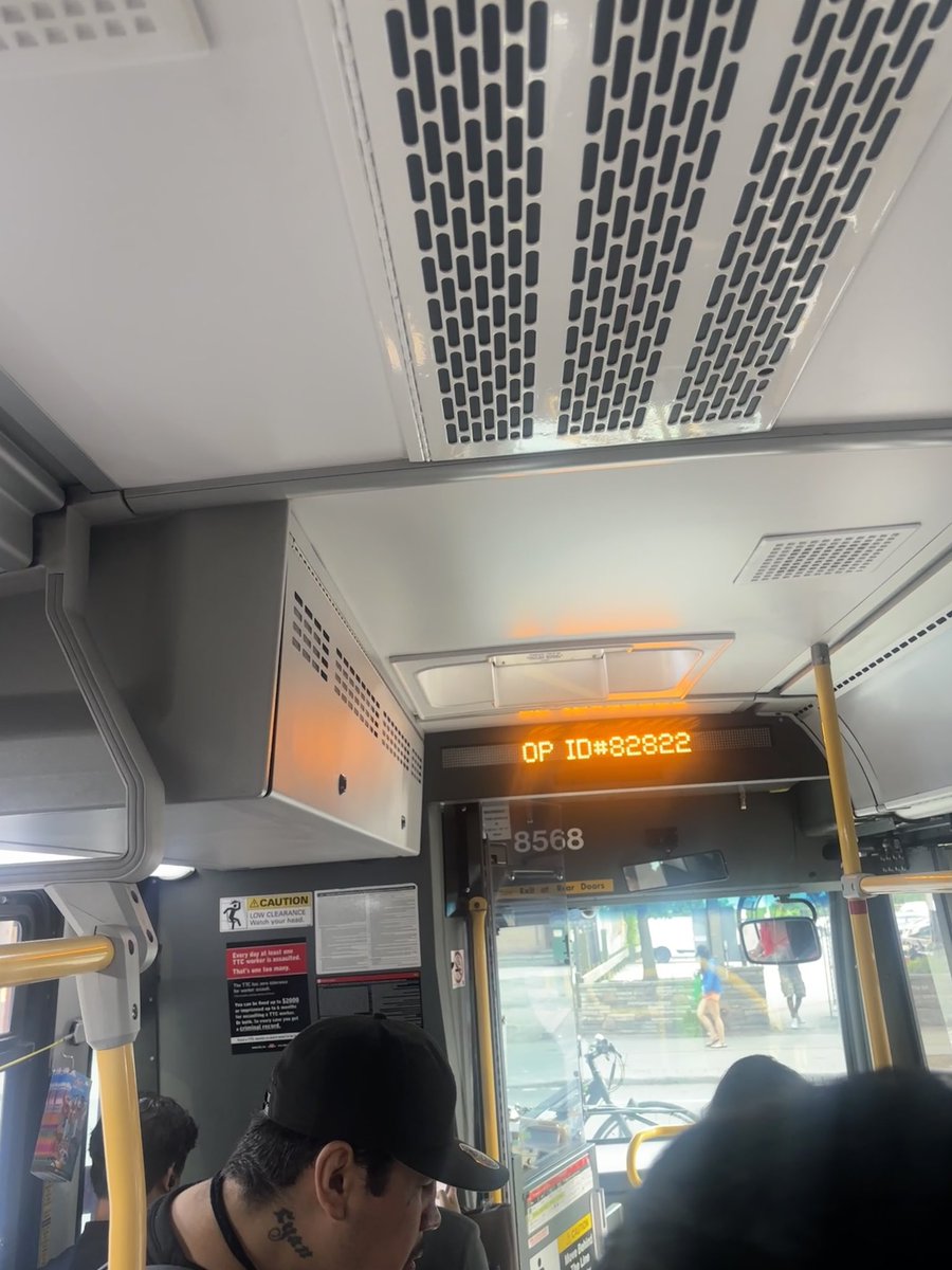 kreemy1983's tweet photo. @TTChelps @TTCnotices @TTCNewsroom @ttcriders Are TTC employees already on some sort of work to rule that includes not putting out the platform for passengers with mobility devices? Because tell me why else would this driver just sit there while the lady asked for help. 😩😲 https://t.co/GCW4EVPiXA