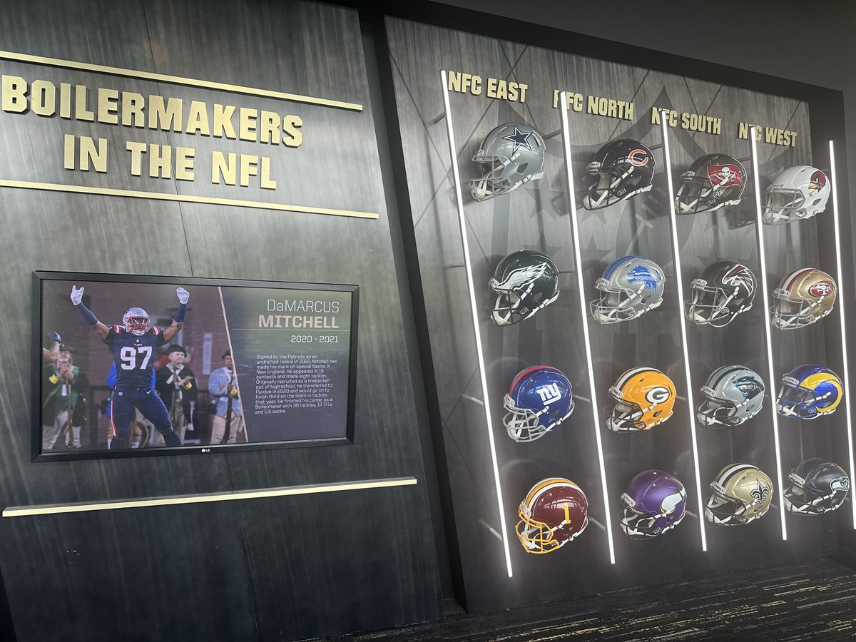 nick_dearman7's tweet photo. Had a great time yesterday at the Purdue football skills camp! Thank you to all the coaches and players for working with me and putting on a great camp. Looking forward to more opportunities this summer to get better! @BoilerFootball @CoachCarterPur @Kyle_RayHCS @HCEaglesFB https://t.co/NESqjtwCic
