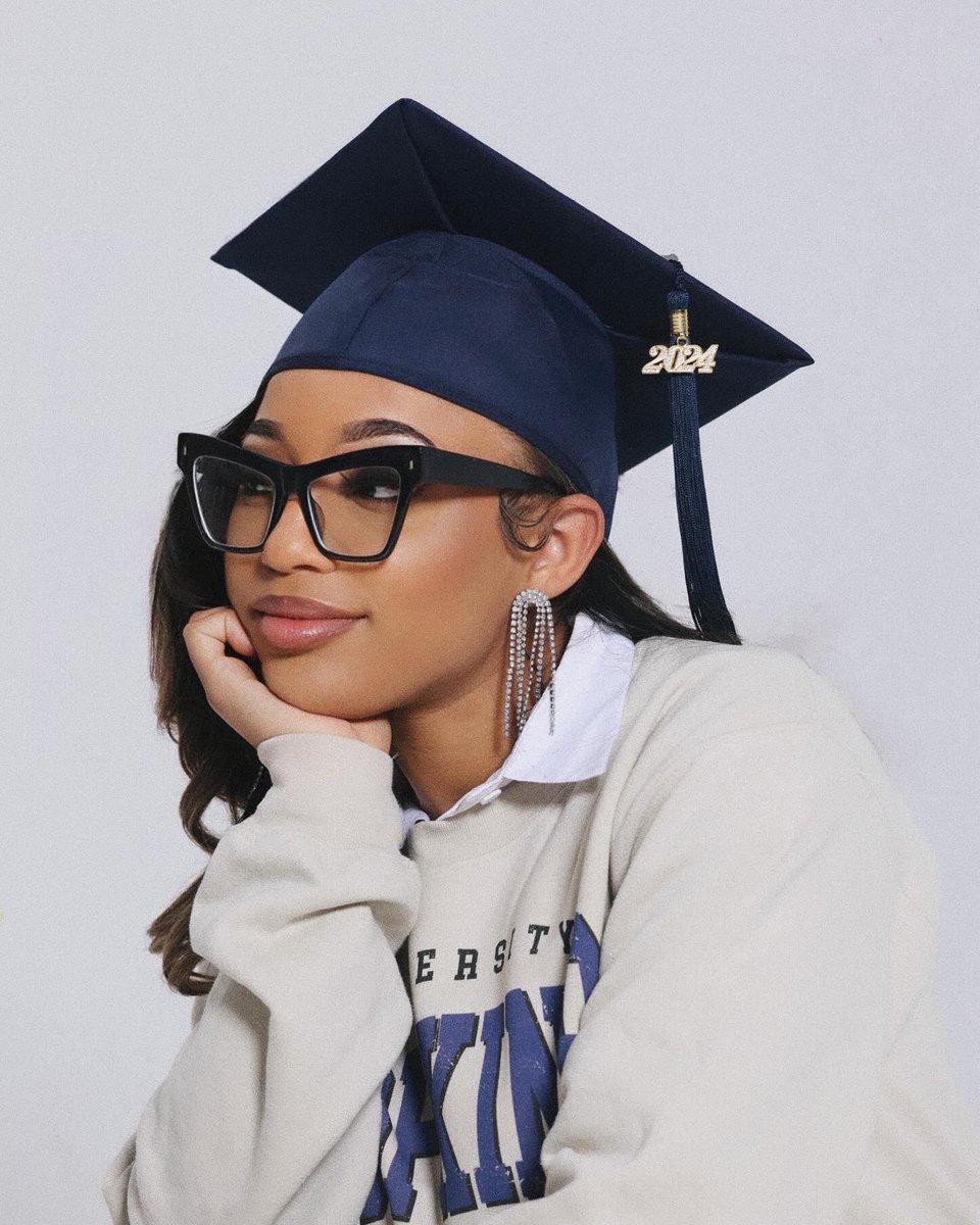 SashaKay__'s tweet photo. Forgot to mention…. it’s now Sasha Alleyne, MBA, MA. Put some respect on my name! 😘✍️🎓
#dualmasters #thejohnshopkinsuniversity #2024grad https://t.co/5ldLsumuvU