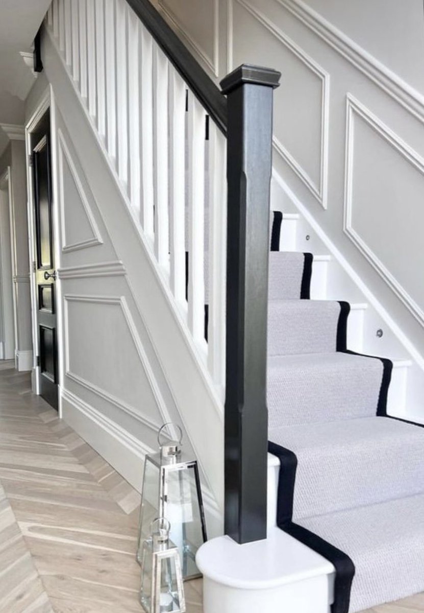 InteriorsTG's tweet photo. Staircase Glamour!
#hallways #staircase #blackandwhite #hallwayglamour #panelling #homeinteriors #interiordesign #homeinteriorsforall #interiordesign https://t.co/WJRqvADi05