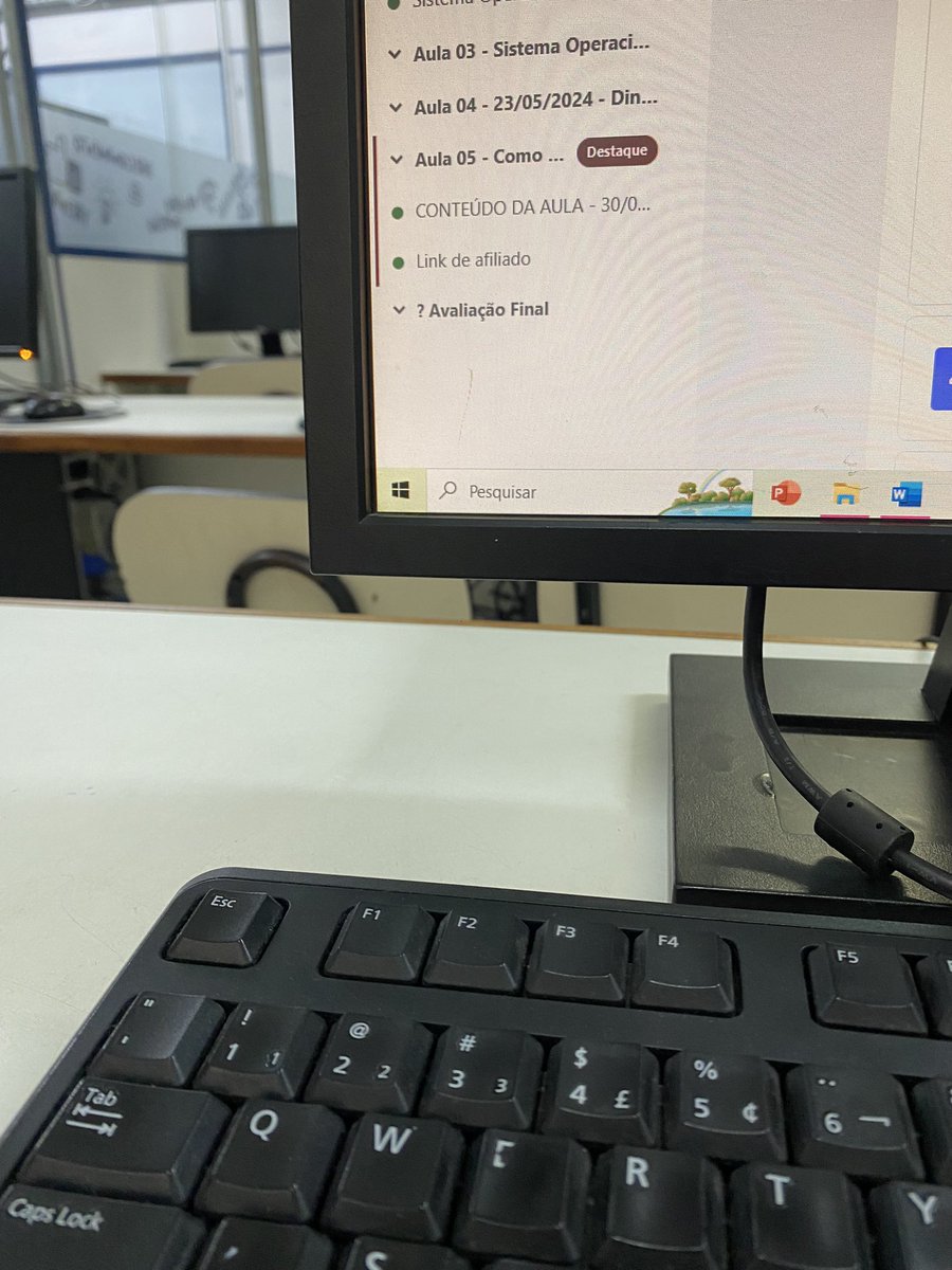 studglrl's tweet image. — #studylife #studytwt [060624] ♡ ꒱ ˎˊ˗   

   ㅤ🧾♥︎ | today’s appointments. . . 

hoje fui para meu curso de informática e tive uma entrevista para fazer parte de uma oficina de produção de documentários (!!!) tô tão animada para começar 🫂