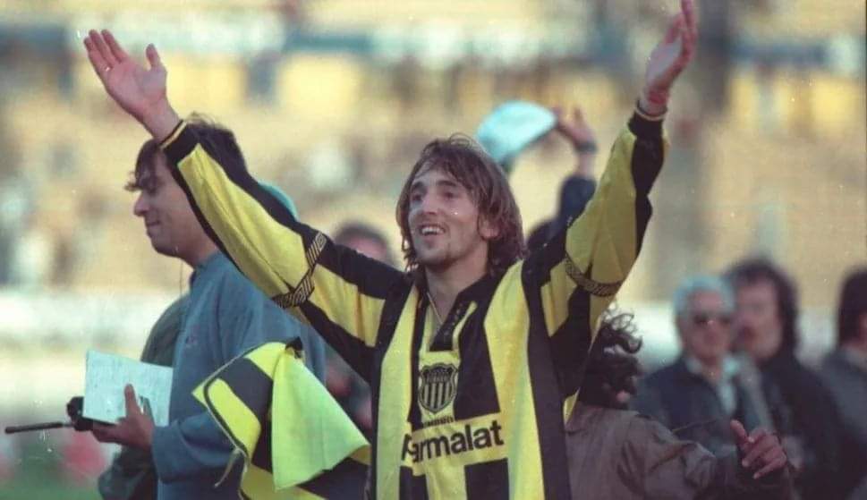 URUGUAYLATECAP ® tweet media