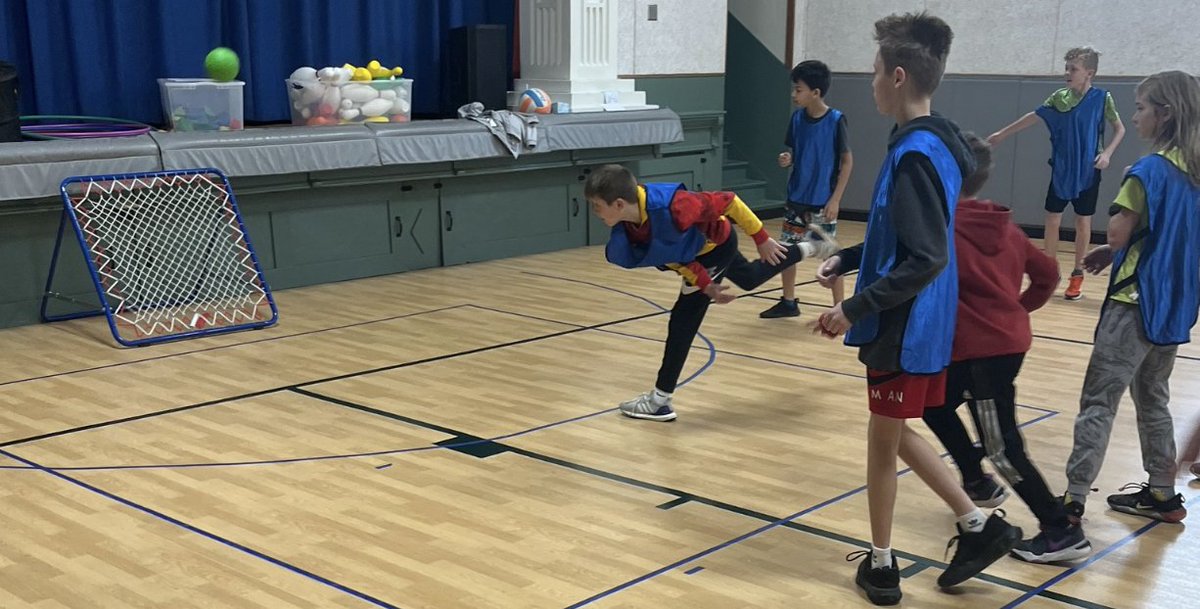 lsedfoundation's tweet photo. Classroom grant in action: Greenwood Elementary was awarded a PE Refresh grant. Teacher, Anthony Grego, said, "With the new equipment more students can be involved in games at once with less standing around and taking turns." #LSEF #LSR7 https://t.co/vpds44IdGI