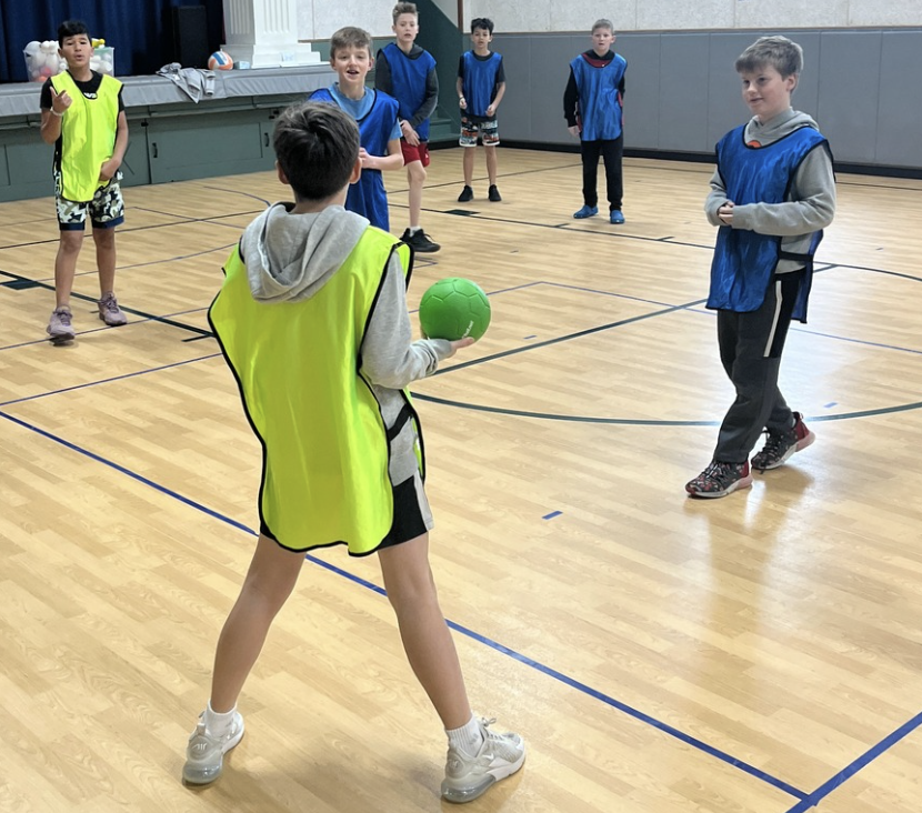 lsedfoundation's tweet photo. Classroom grant in action: Greenwood Elementary was awarded a PE Refresh grant. Teacher, Anthony Grego, said, "With the new equipment more students can be involved in games at once with less standing around and taking turns." #LSEF #LSR7 https://t.co/vpds44IdGI