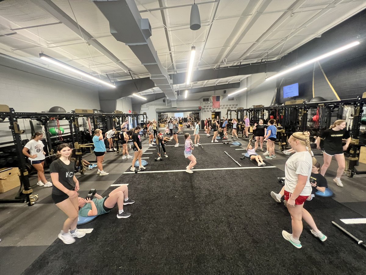 LSHS Volleyball tweet media