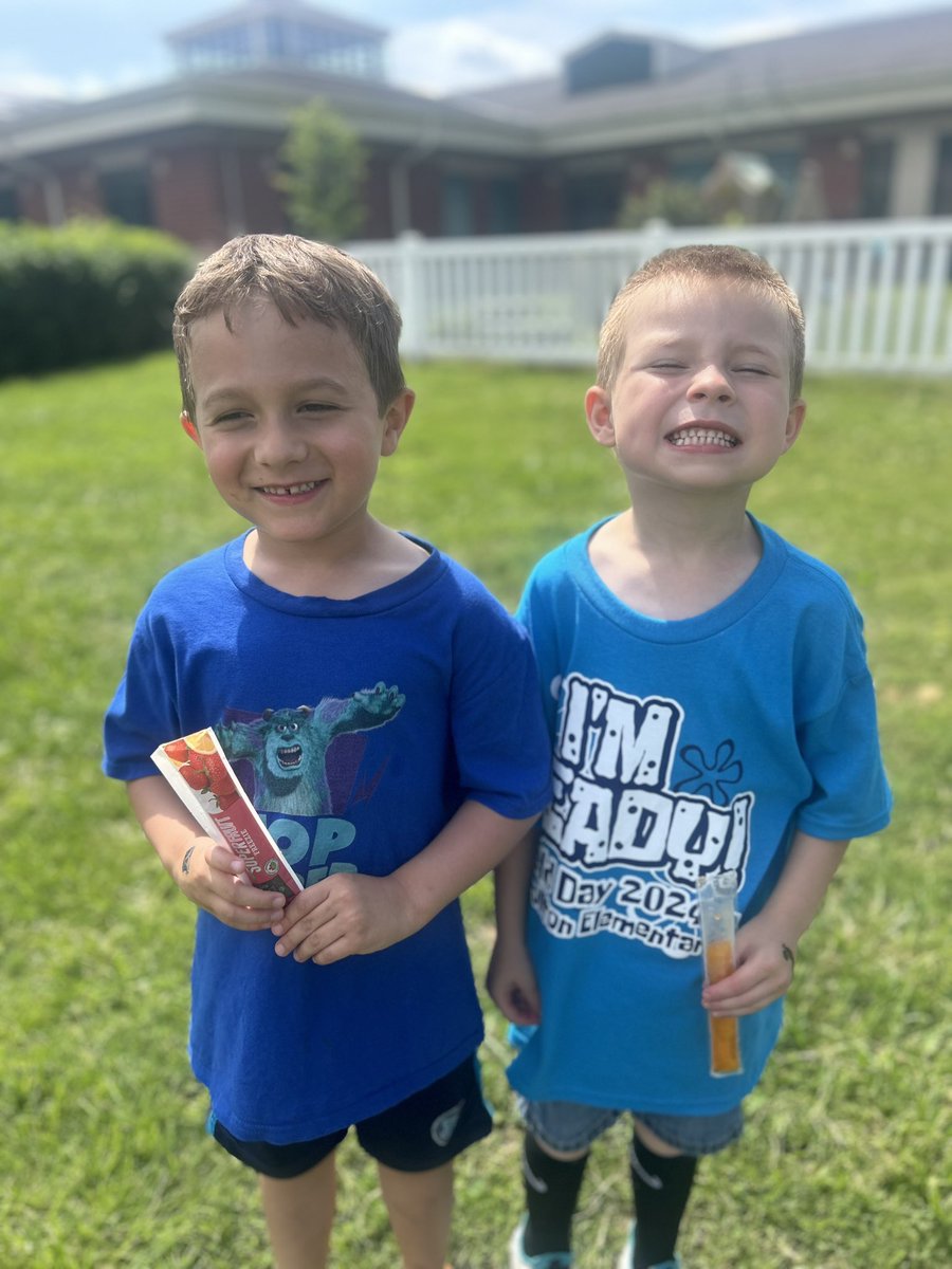 emannteaches's tweet photo. Field day was a success! Mrs Madden @CarrolltonES Nailed it 🥳 #lifeinkinder https://t.co/4JLYzQcQ1W