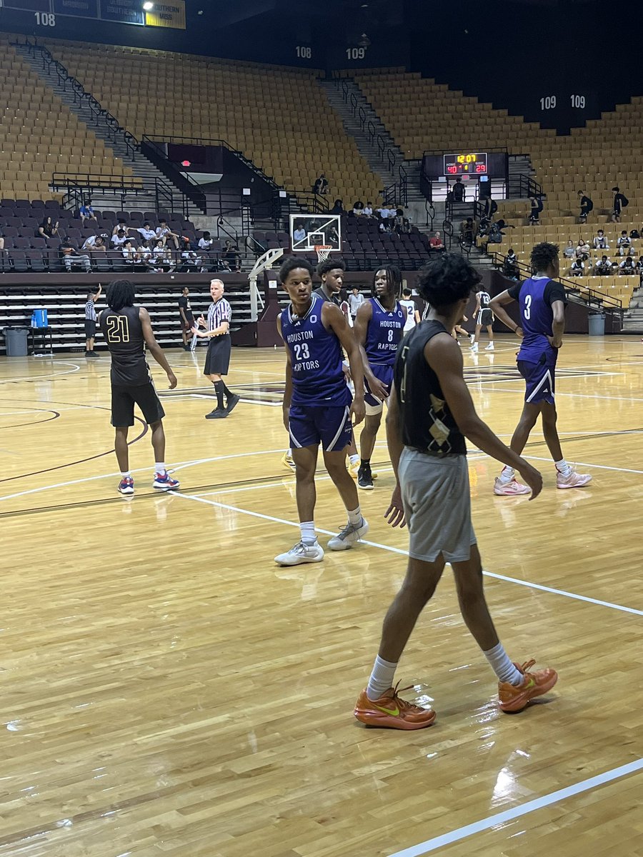 🚨Coach TJ’s Basketball Camp 🚨

Impressed with <a href="/kohl_dutton/">Kohl Dutton</a> #23 of <a href="/_Houstonraptors/">Benjamin 17u/Extra 👀</a> . 

Strong build, long arms, and multiple athletic plays on both ends! 

<a href="/AlamoCityHoops1/">Alamo City Hoops</a> <a href="/TXStateMBB/">Texas State MBB</a> #TXST #alamocityhoops