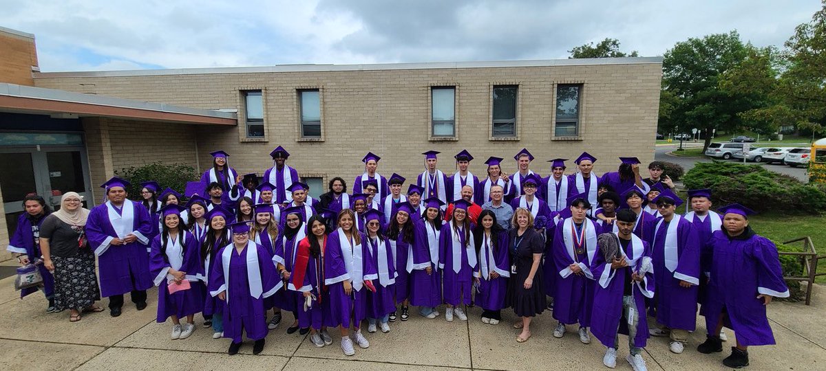 Ellen Mukai (@ehmukai) on Twitter photo Our Broncos <a href="/BrookfieldES/">Brookfield School</a> were inspired as our <a href="/Chantilly_HS/">Chantilly High School</a> Seniors returned to walk our halls! Congratulations #CHSClassof2024 Our Broncos <a href="/BrookfieldES/">Brookfield School</a> were inspired as our <a href="/Chantilly_HS/">Chantilly High School</a> Seniors returned to walk our halls! Congratulations #CHSClassof2024