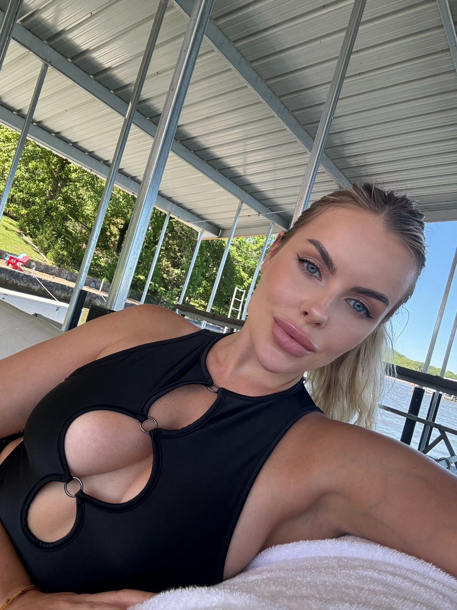 DM me for any custom videos or Skype session 😈💦 first 5 will get 25% discount