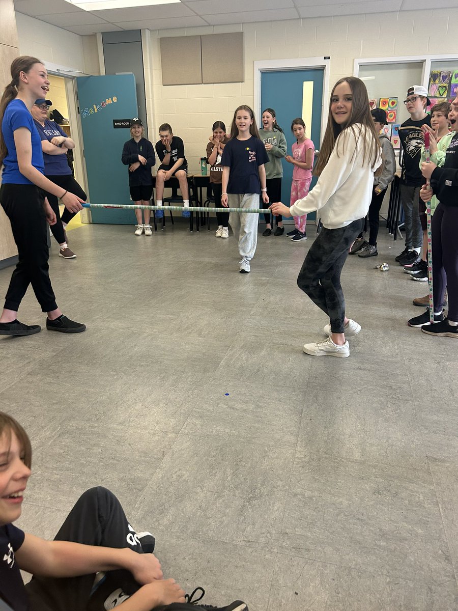 mmebarrett709's tweet photo. @JuniperRidgeNL fun day! Thanks Ms. Bruce for planning the best day! https://t.co/v5ygiUDHgM