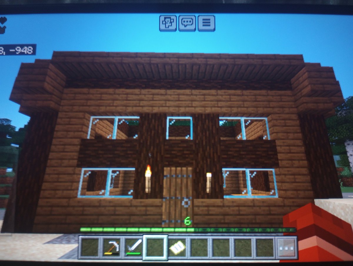 vampire47954's tweet photo. Who wants to play Minecraft with me https://t.co/aGweTqhQBn