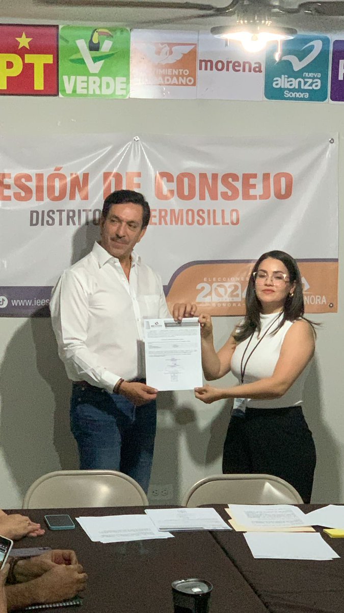 elpajaritonews's tweet photo. @DavidFigueroaO , YA ES DIPUTADO LOCAL ELECTO, REITERÓ SUS COMPROMISOS DE CAMPAÑA CON EL DISTRITO 6 HERMOSILLO. https://t.co/DYQ0tMa6Cu a través de @elpajaritonews @viniciosanchez @PartidoMorenaMx @Claudiashein https://t.co/IMcnXuiKmU