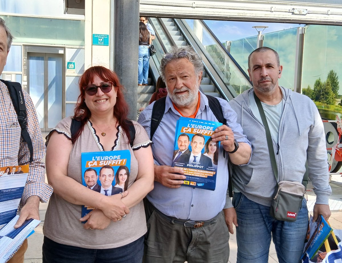 LesPatriotes_91's tweet image. Tractage 9 de la semaine, sortie de gare ouest du 91. Tjours désert de militants d'autres partis : sommes-ns les seuls français à vouloir partager notre point de vue sur la France !? Echanges utiles pour que la #FranceLibre revienne au + vite.  Vérifiez : les-patriotes.fr