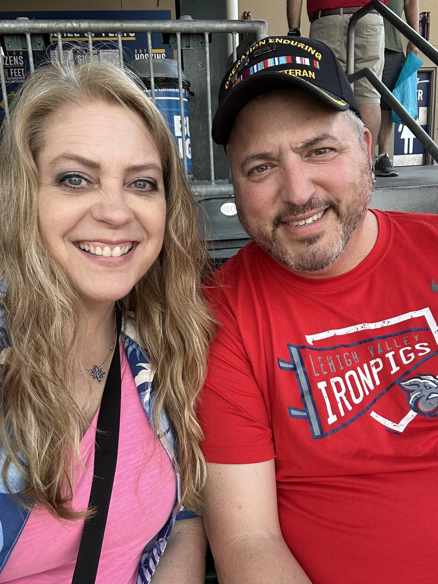 BethanyBrevik's tweet photo. It is a perfect night for baseball! Go pigs! #BringTheEnergy #TeamHambone #HamboneUnderground #Ironpigs https://t.co/e3JVcdWhsO