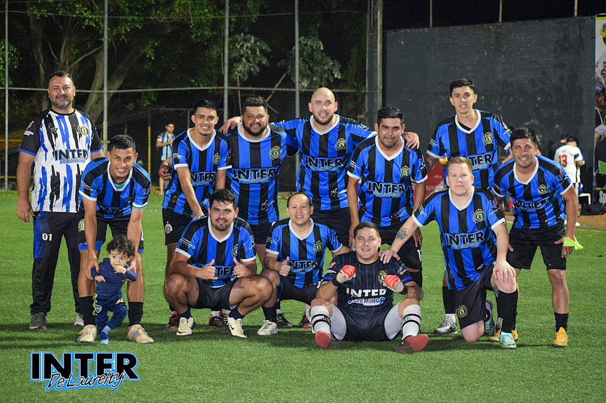 interdelaurelty's tweet image. 🔰 Jaha rei jeyma hese 🇵🇾!!

Por la octava fecha del torneo de la @ligadetuiteros_ el Supercampeón despertó y luego de varias fechas volvió a sumar los tres puntos al golear 7-2 a Boca Juniors, en el partido por el grupo B de la categoría A.

#VamosInter🔵⚫️ 
#SomosInteristas💪🏻