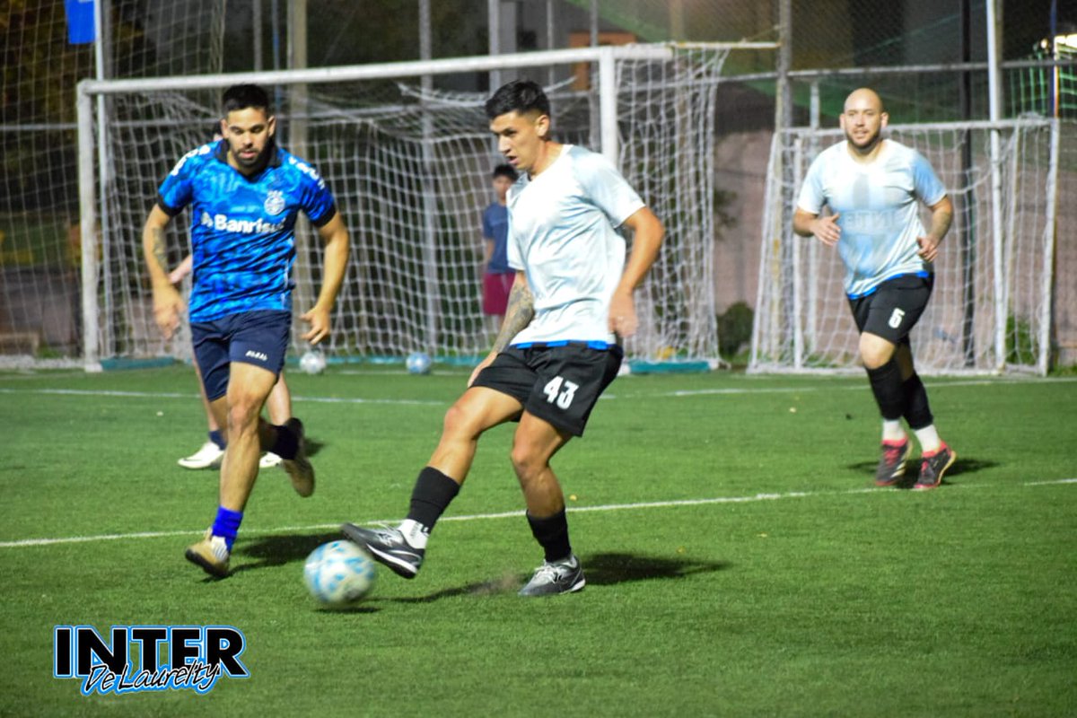 interdelaurelty's tweet image. 🔰 Jaha rei jeyma hese 🇵🇾!!

Por la octava fecha del torneo de la @ligadetuiteros_ el Supercampeón despertó y luego de varias fechas volvió a sumar los tres puntos al golear 7-2 a Boca Juniors, en el partido por el grupo B de la categoría A.

#VamosInter🔵⚫️ 
#SomosInteristas💪🏻