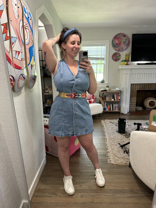 I feel mega cute today https://t.co/bNkvO3iHnG