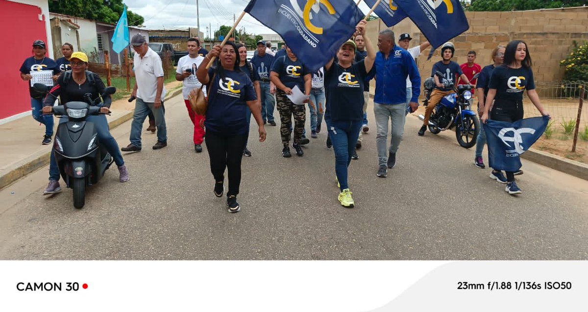 benabidesemmy's tweet photo. La Coord.Regional @EnciudadanoAnz2 y la Coord. Municipal #DDHH @javi8930 presentes con el gran equipo de Encuentro Ciudadano El Tigre @SIXTOJROMERO1 acompañados del Vicepresidente @EnCiudadanoVzla @44hecord en San Miguel #ElTigre #Anzoátegui #EdmundoPresidente https://t.co/7GmvVKotUd