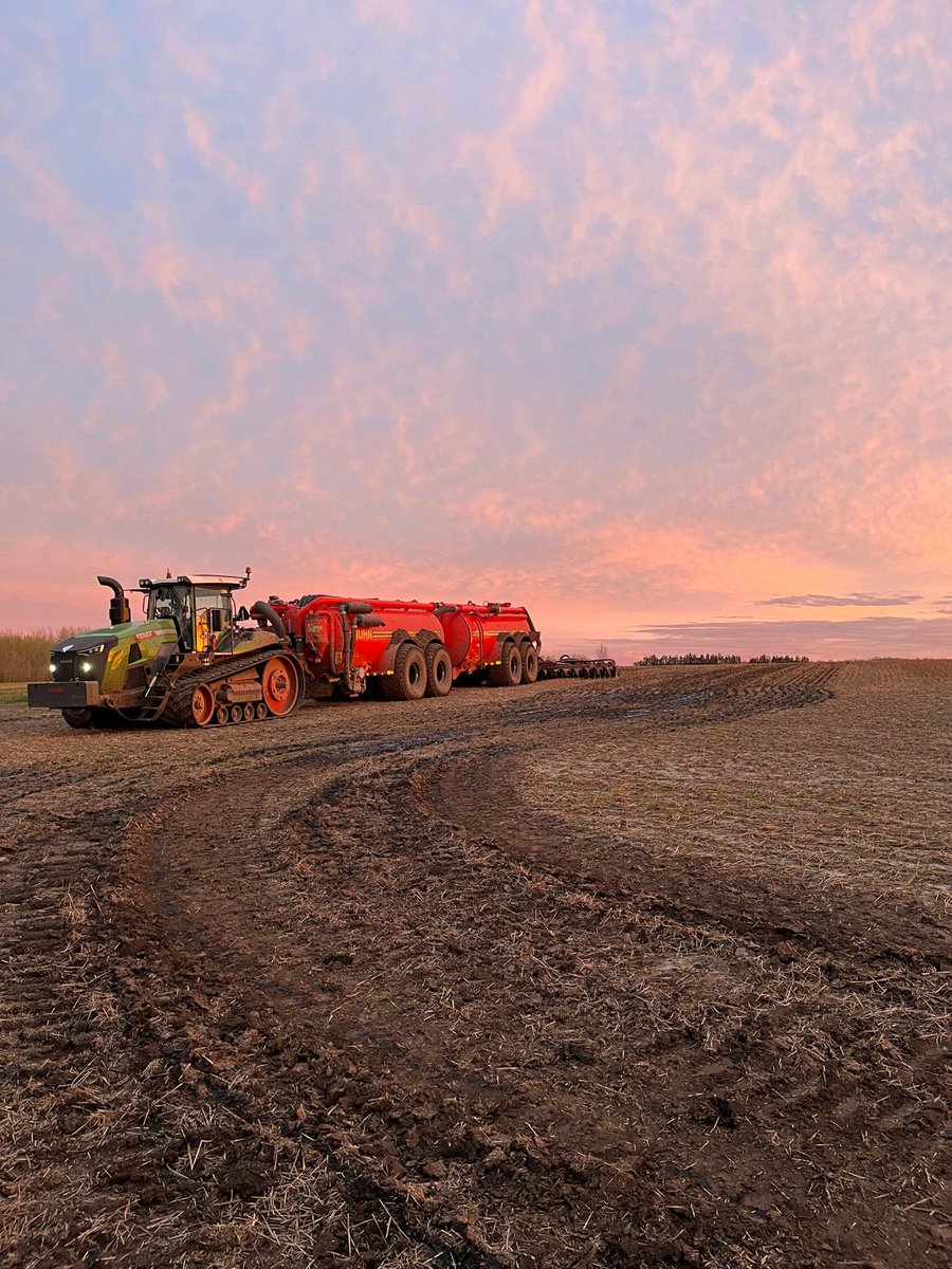 thefalse_earguy's tweet photo. Cheers 🍻 to another great spring rush !!
If you didn't get grey hair this spring you'll survive what life throws at you !!
#customapplicator #liquidmanure #solidmanure #Lystek #Biosolids https://t.co/gwmxV3QXXL