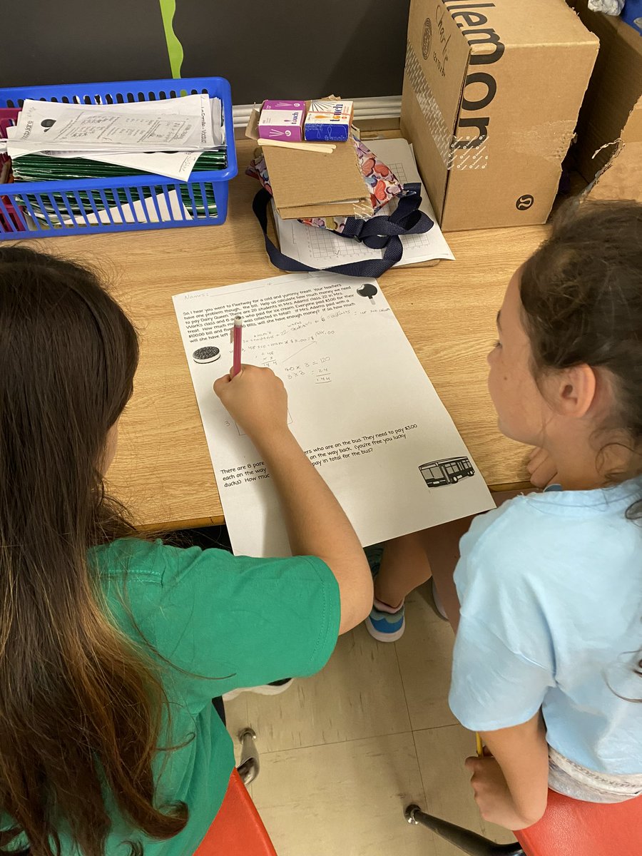 Grade 3s and 4s collaborating on problem-solving makes my day! #MakeTheDaysCountDontCountTheDays <a href="/JohnDearnessTV/">John Dearness Public School</a> <a href="/tvdsbmathk8/">tvdsbmath</a>
