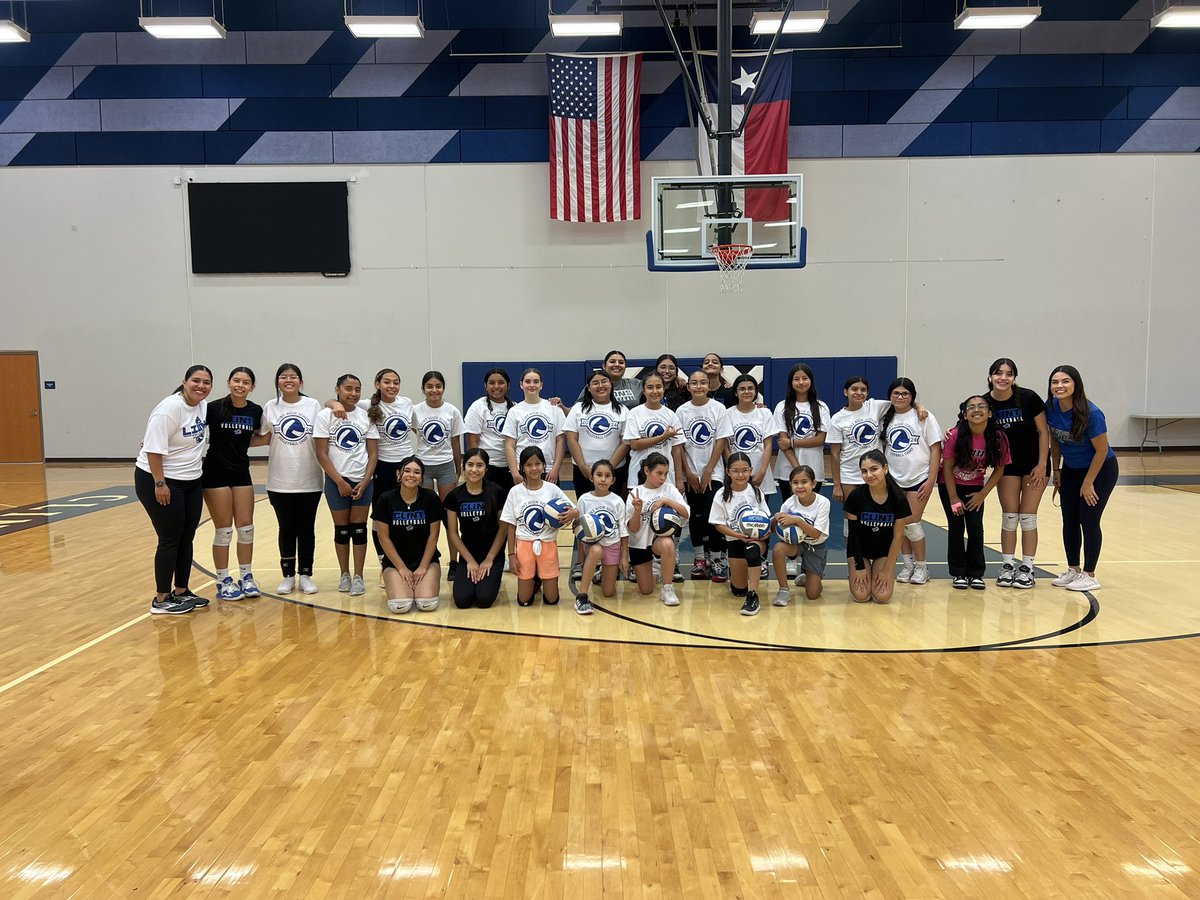 ClintHS_VB's tweet photo. A successful week of volleyball camp! We want to thank all the girls that came out to play. We had a blast hosting you all 🦁🏐💙 https://t.co/Rd6pxPxVYQ
