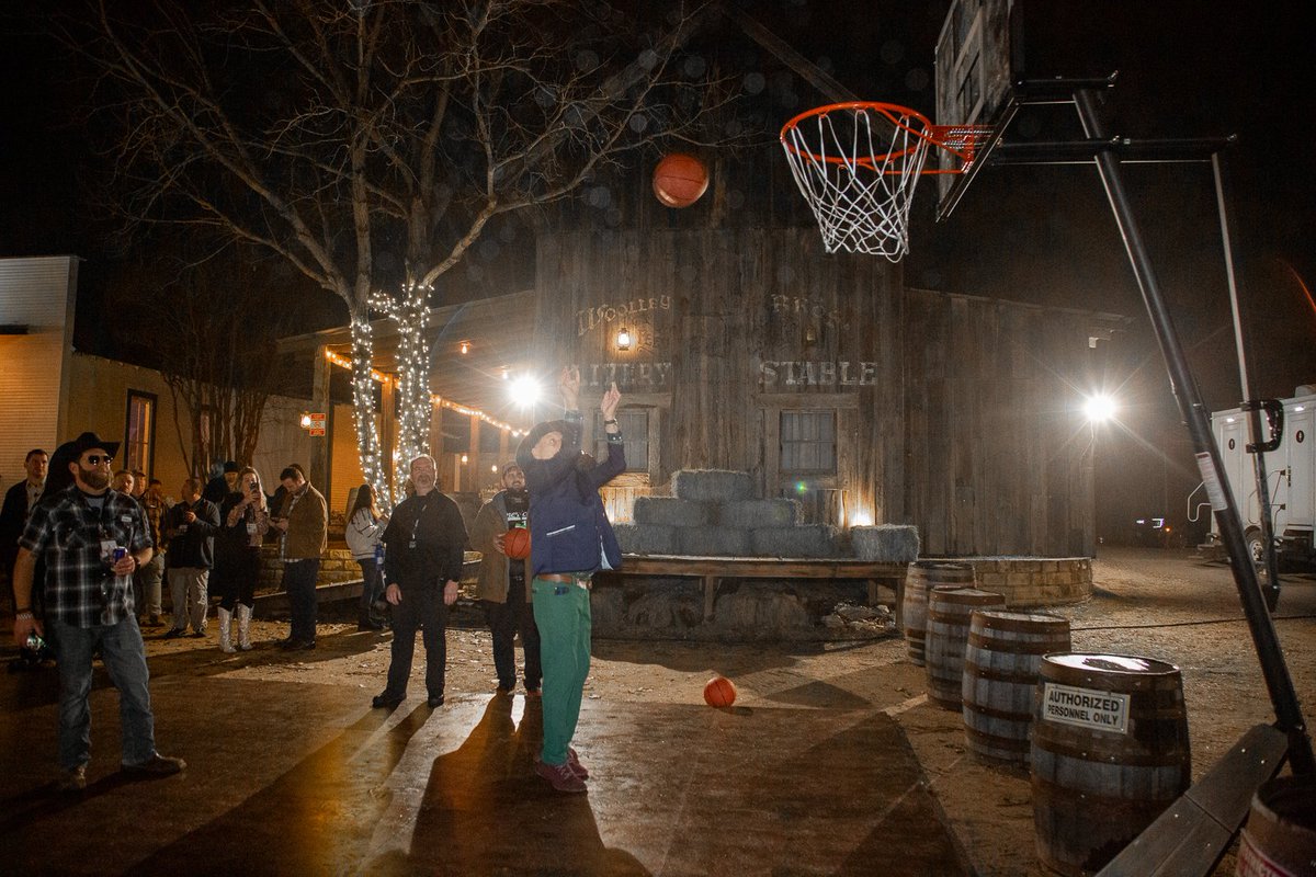 Space Jam 3

Plot summary:
Bill Murray wakes up older and in the 1830's Wild West. There he teaches Davy Crockett and James Bowie how to ball. Bugs Bunny has to find modern day Michael Jordan to use a portal to bring Bill back to 2024.

BillMurray.club