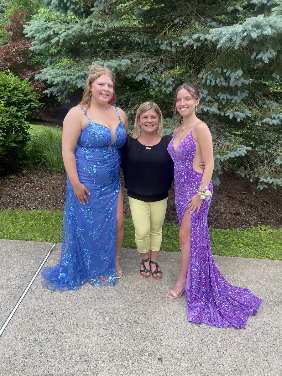 WM_Cheer's tweet image. Senior Prom for our senior girls💛🖤Have the best time!
