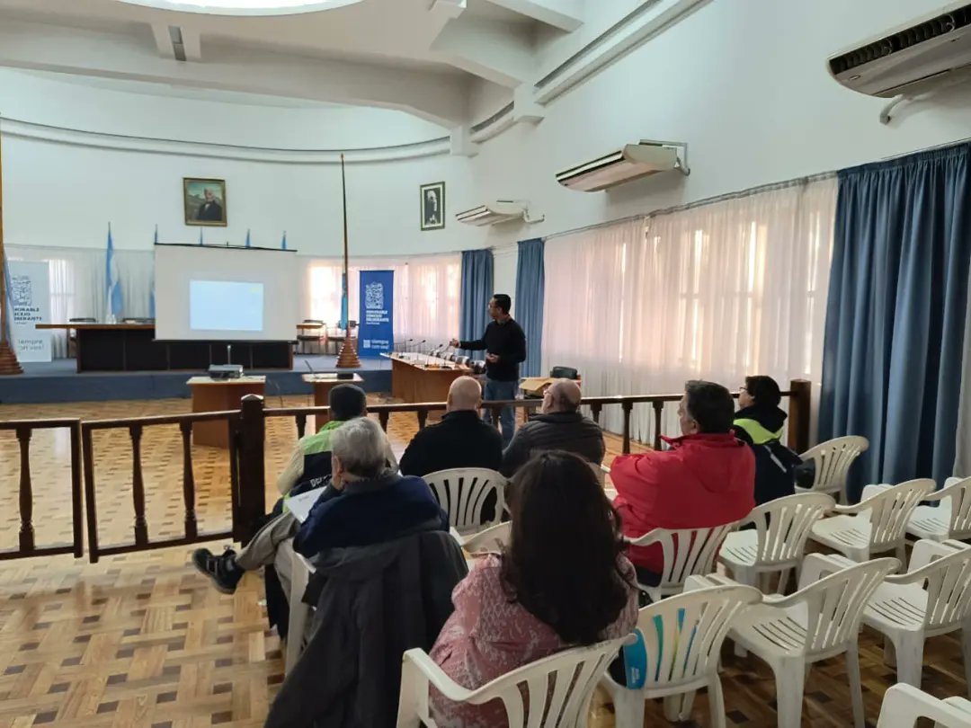 MPAMELATORRES's tweet photo. ⛑️ Apostando a la planificación y una Gestión Integral del Riesgo de Desastres (GIRD), hoy tuvo lugar una nueva reunión en el marco de las acciones para implementar el Plan Municipal para la GIRD. https://t.co/FuEvMW46Yc