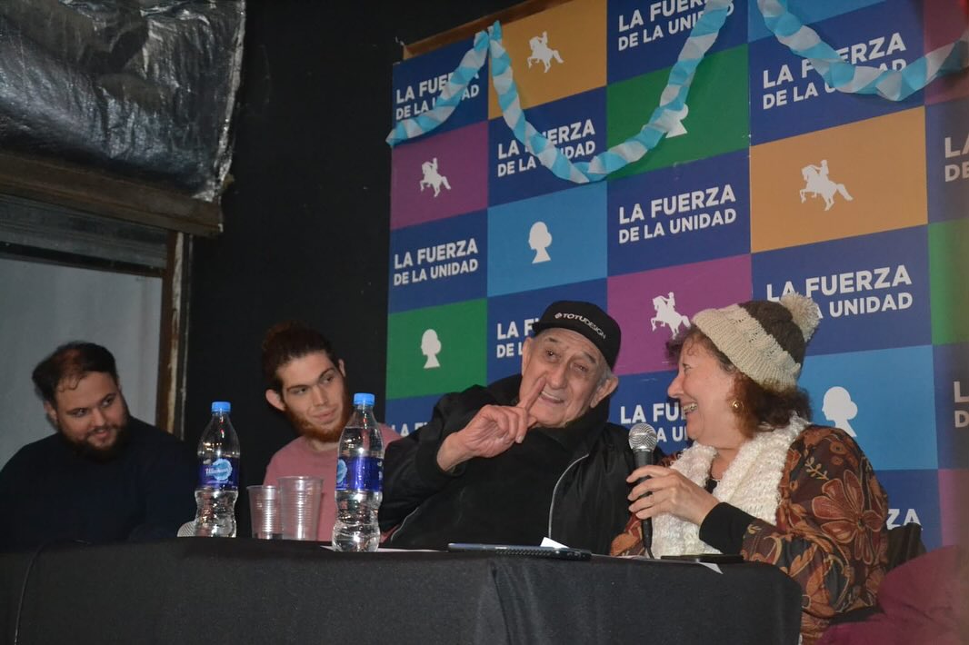 MUP_Moron's tweet photo. Participamos de la charla "4 días históricos del peronismo" organizada por el PJ de Morón.

En la Casa Azul de la Cultura, los compañeros Cristina Rodríguez y “Flaco” Luis Orbiso rememoraron los días historicos del movimiento justicialista.

#MUPAzul💙 https://t.co/PnwgofMrOm