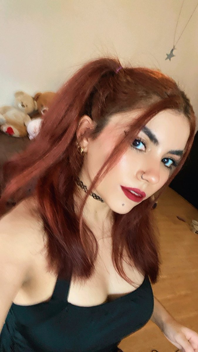 LicMoonLight's tweet image. Con chonguitos ❤️

#selfie 
#girl 
#redhair