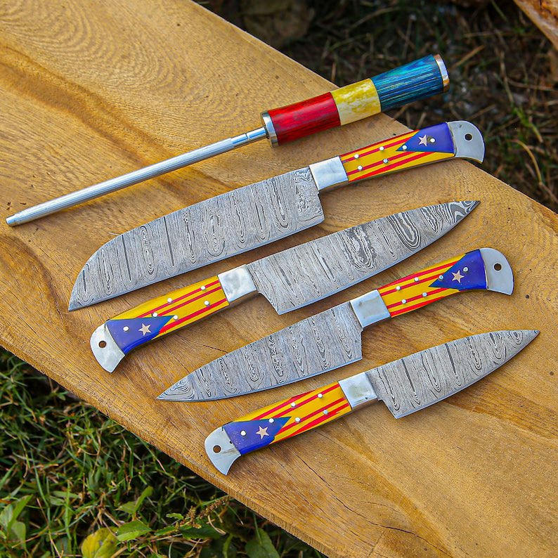 Totally Hand Forged Damascus Steel Blade Chef Knives Set | Kitchen Knives Set with a Knife Sharpener 

On Going Sale ! 
Also comes with Hand Stitched Cow Hide Leather Roll Kit. 

DM me for Order or more Details! 

#chef #bbq #texas #cowboy #usabbq #knives #knife
