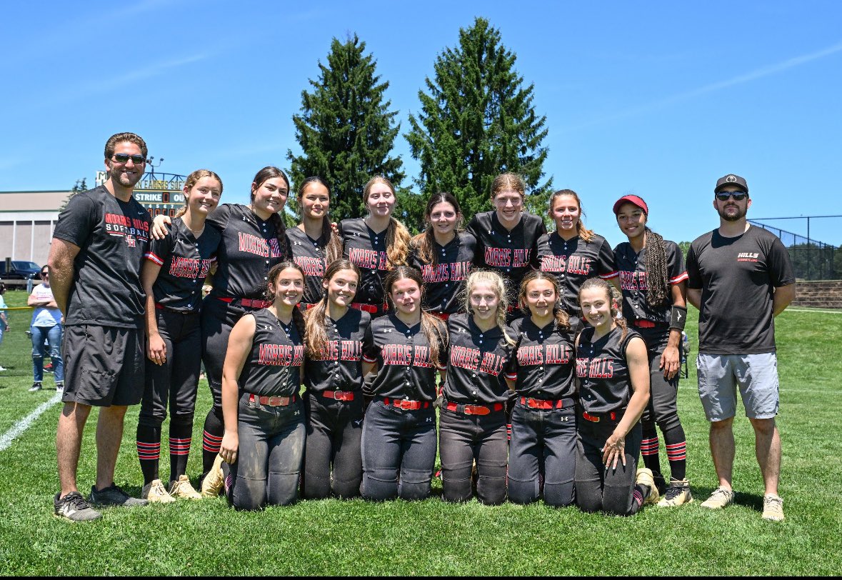 zoeturnerrrrr's tweet photo. My team made it to the state finals for the first time since 1997! Only losing 1-0 against Morris Knolls! I pitched 4 state games allowing 12 hits, two walks and five unearned runs, &amp; 18 strikeouts. Ending stats, .393 batting average, 30 stolen bases, 179 strikeouts &amp; 1.7 ERA! https://t.co/AKRbVUi1sd
