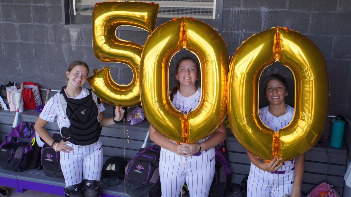MuscatineCSD's tweet photo. 🥎 Congrats to @SoftballMuskie Coach Steve Hopkins on his 500th career win! We recognized him before the #MuskieSoftball game! TY to our former Muskie players for coming! TY to @HyVee for donating 500 cookies &amp; balloons! The Muskies host Dav West in a doubleheader. Go, Muskies! https://t.co/JIFiZaAyzC
