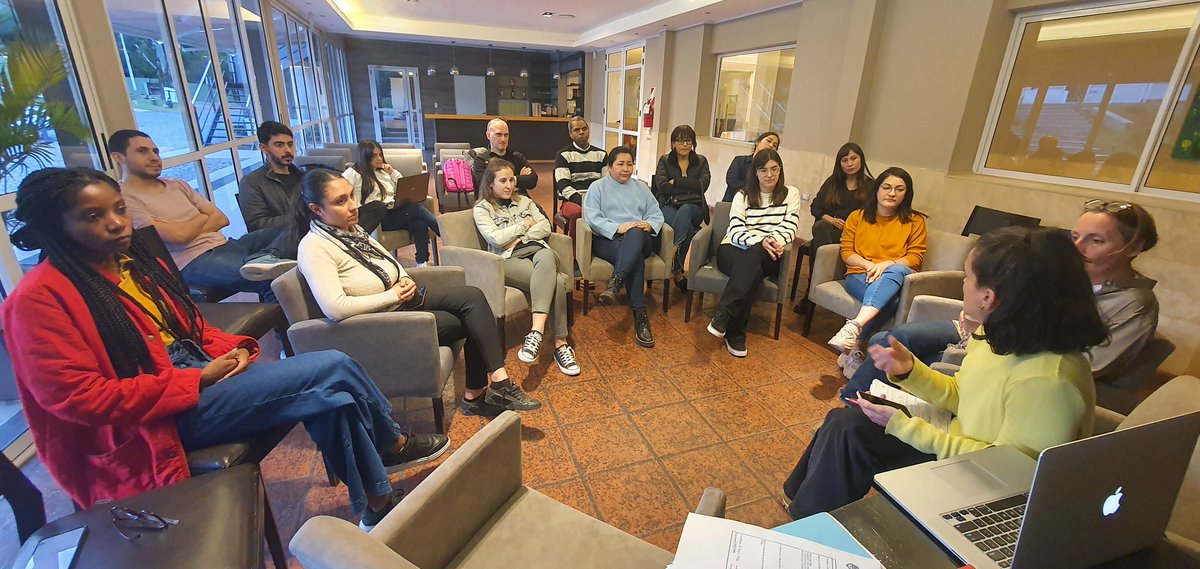 En nuestro curso hay también espacio para la reflexión, mujer y ciencia, mujer y cryoEM, científica y Mamá, es posible? Claro que sí!
#cienciaconM 
<a href="/IhNa24104251/">IhNa</a> <a href="/IAbatedaga/">Ines Abatedaga</a>