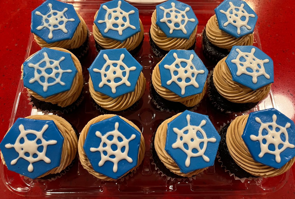 Bridget Kromhout tweet media