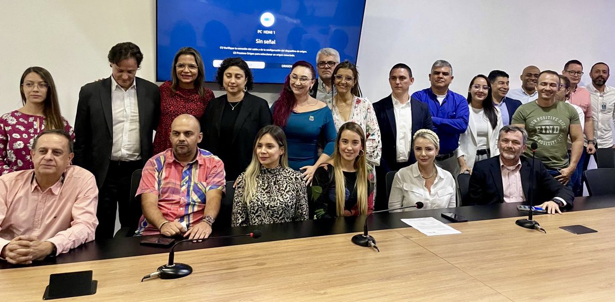 Medicamartaram's tweet photo. @AlcaldiadeBello Desde la @gobantioquia y @SaludAntioquia es una prioridad trabajar por el bienestar y el cuidado de las personas y en equipo disminuir las  brechas del sistema de salud. 
Red NOVA- Red del Norte del Valle de Aburrá. https://t.co/xLOFqMuNKW