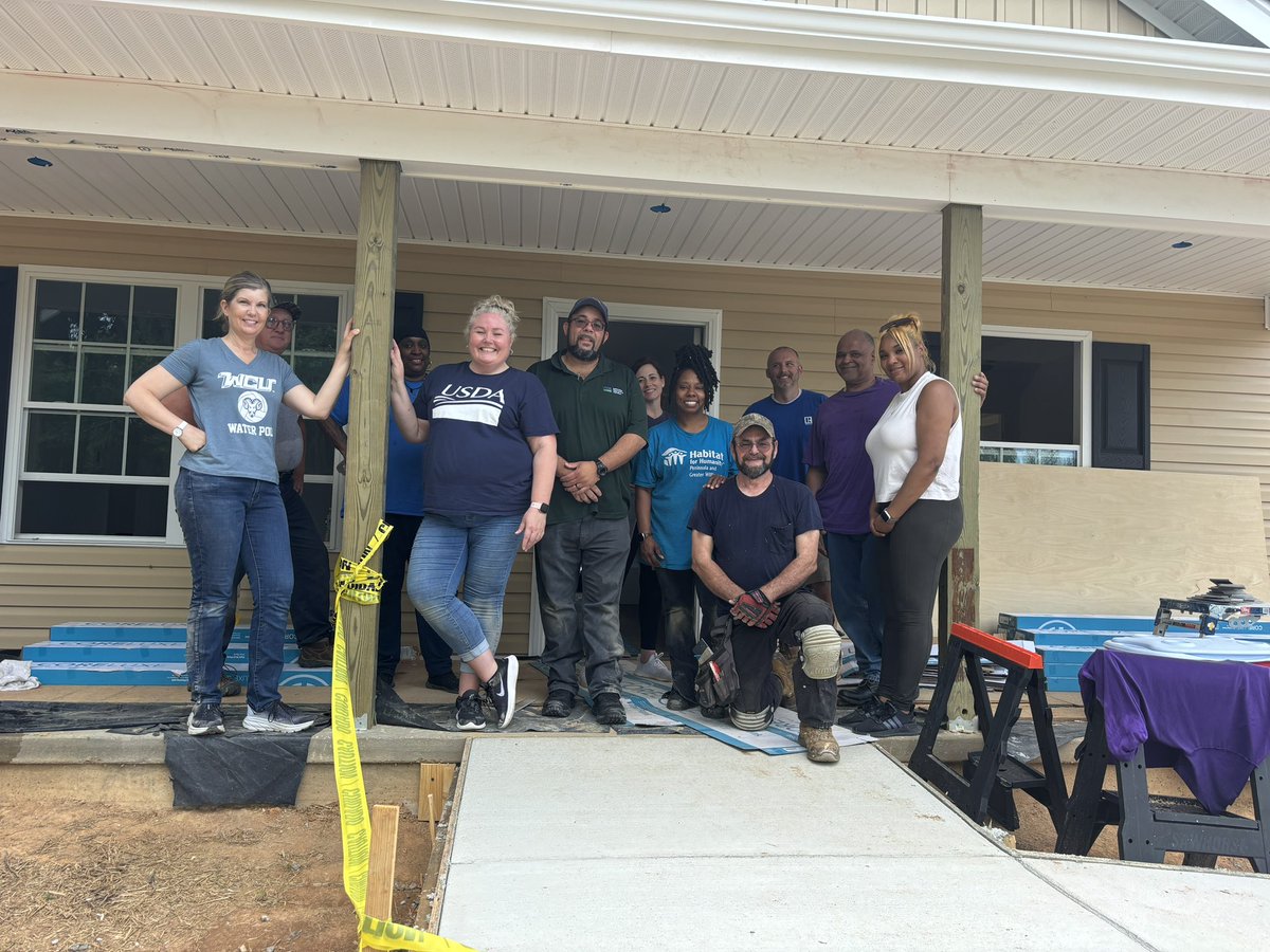CarolineHabitat's tweet photo. Thank you to @RDVirginia_  for coming out to celebrate National Home Ownership Month by volunteering at a USDA 523 Self-Help Habitat build today. Along side homebuilder/owners they laid 97% of the flooring in a 4 bedroom 2 bath home. https://t.co/mtiOw3VWBi