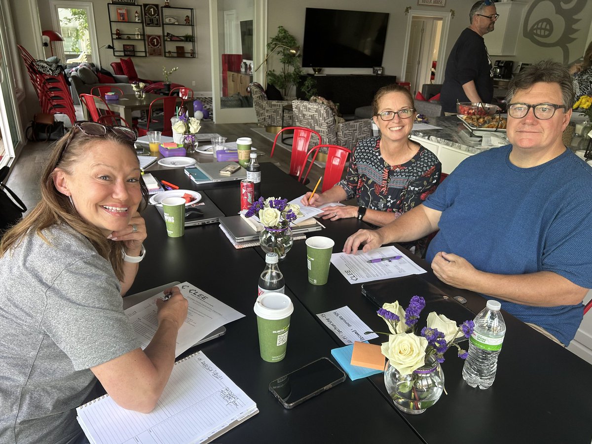 Mr. Principal 📚🎨🥎🎉 tweet media