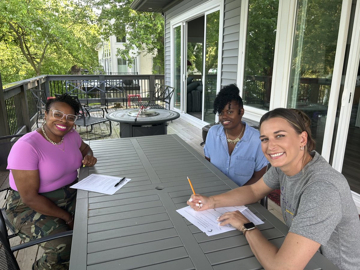 Mr. Principal 📚🎨🥎🎉 tweet media