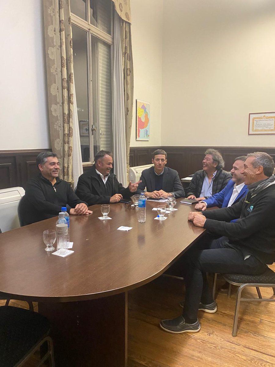MonapyAr's tweet photo. 👉 Potente reunión con los senadores provinciales Bordaisco y Celillo por Art. 48 Index Juicios de despido...
#Monapy #Argentina #noticias https://t.co/qRYnMdWeAP