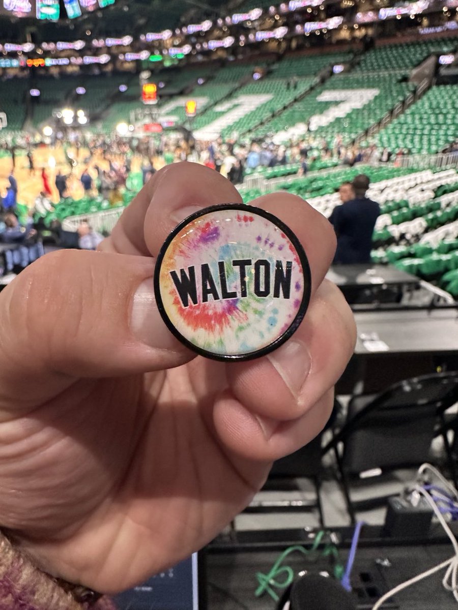 Pickswise's tweet photo. Celtics are handing out Bill Walton pins before Game 1 of the Finals ❤️

(via @JaredWeissNBA) https://t.co/DiwFkY6GOl