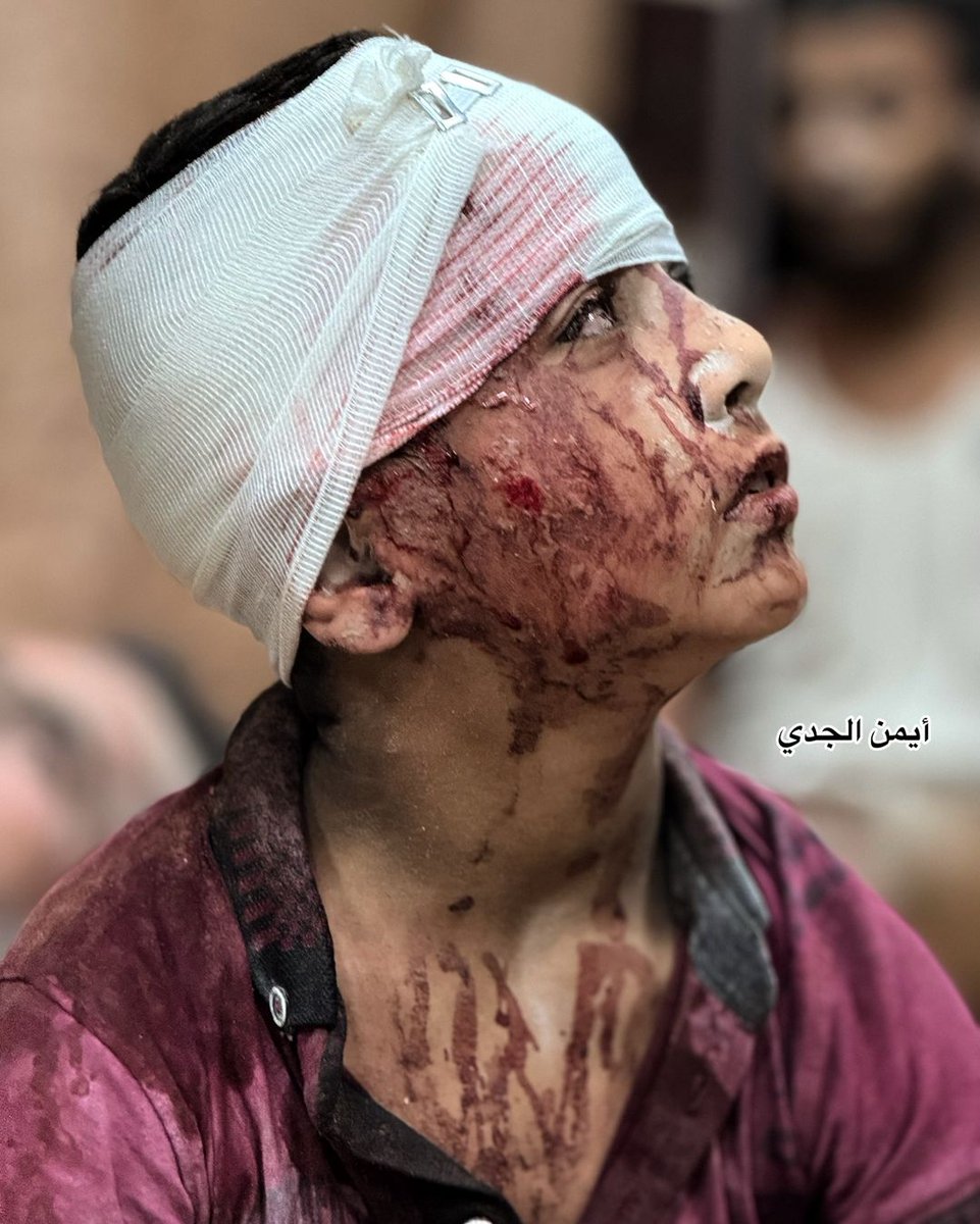 _Nosayba_'s tweet photo. أيصير دمي بين عينيك ماءً؟
أتنسى ردائي الملطَّخَ بالدماء؟. https://t.co/1bILwtuqgz