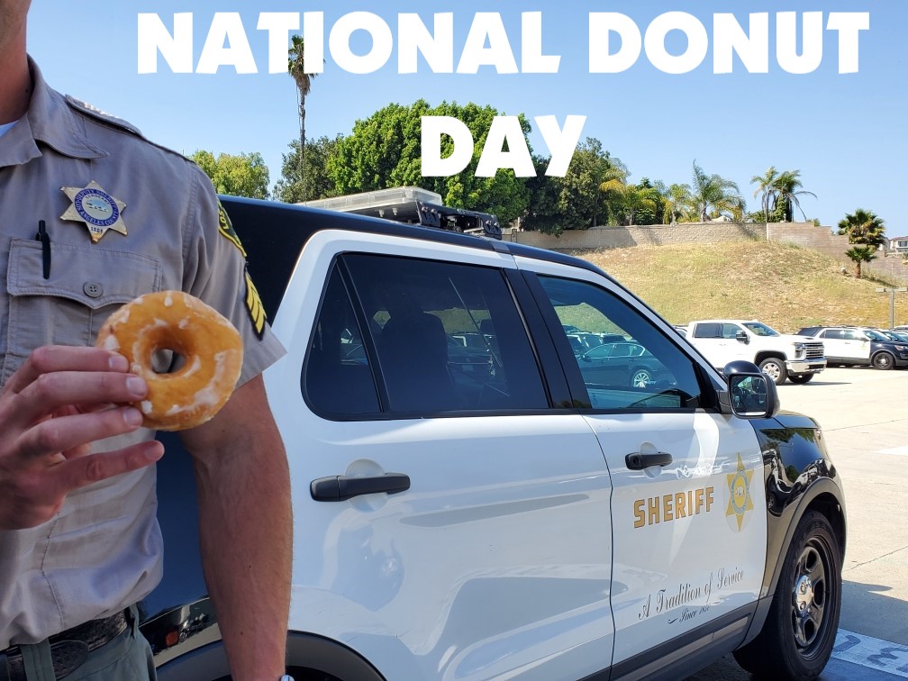 WALDBLASD's tweet photo. *Insert donut/police joke here. 🍩🚓

We couldn’t let National Donut Day go by without a shoutout to one our favorite culinary masterpieces. 😋 https://t.co/d3T1Z0svdh