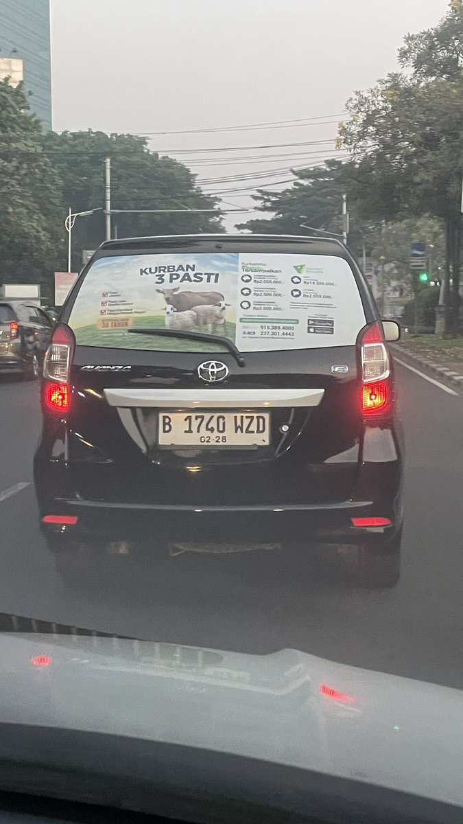 Coba ditatar dulu ini drivernya <a href="/dompetdhuafaorg/">Dompet Dhuafa</a>. Pagi2 nyetir ugal2an mepet sana sini di area ragunan. Lembaga yg dihormati di masyarakat tp driver mobilnya ngga sesuai image lembaganya. <a href="/TMCPoldaMetro/">TMC Polda Metro Jaya</a>