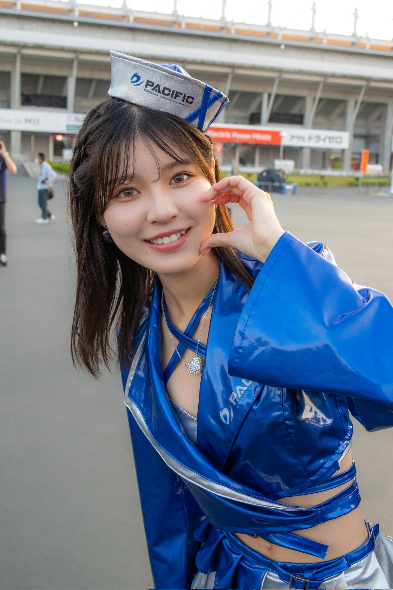 ピッコロ JIVEレースクイーン Amazon.co.jp: 近藤 和美 渋谷ちひろ GALS PARADISE 2000 231