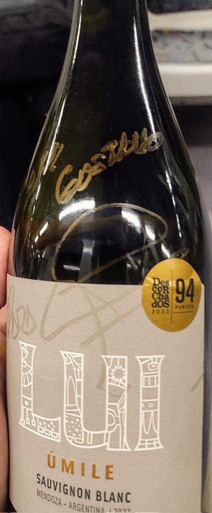 me sumo a la propuesta de <a href="/VinotecaMRWines/">Musu</a> de #VinoBlancoTodoelaño  con este hermoso #sauvignonblanc de <a href="/mgvegetti/">Mauricio Vegetti</a>